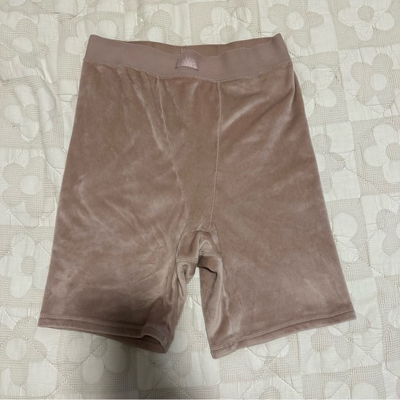 Skims velour biker shorts - Picture 1 of 3